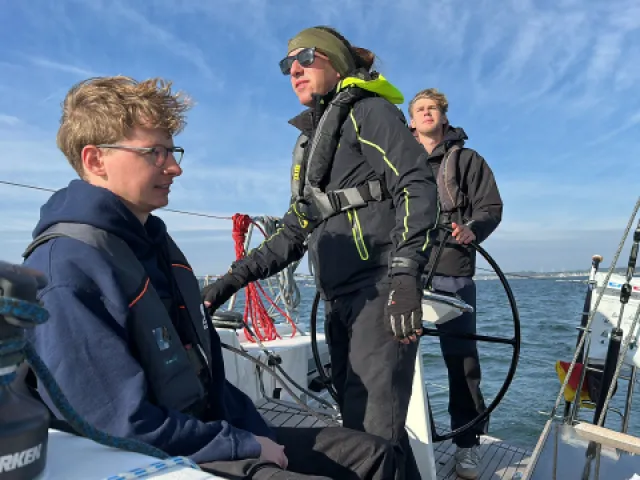 Junges Segeln
